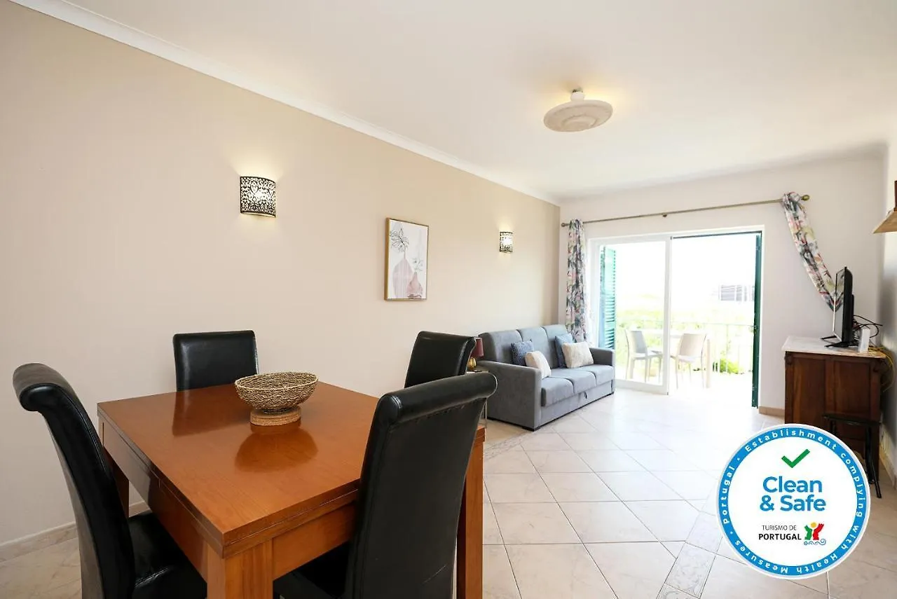 B76 - Piedade Apartment In Lagos contacts